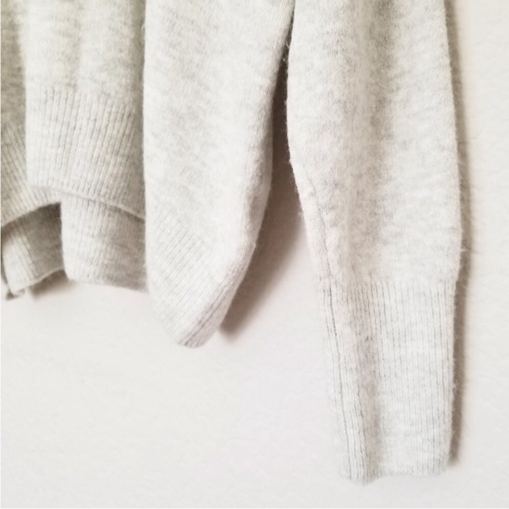 CeCe Believe Script
Graphic Long-Sleeve Cozy Pullover Sweater M Light
Grey $69 - Picture 12 of 14